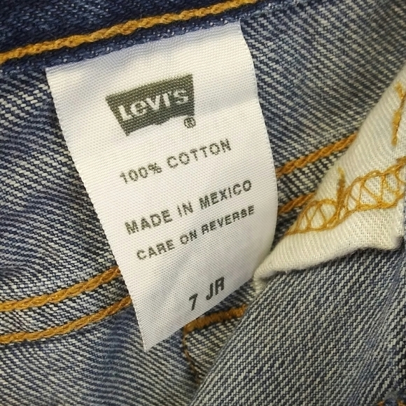 Levi's Junior Blue Dark Wash Four Pocket Mid Rise Zipper Fly Denim Jean Short - Picture 7 of 8